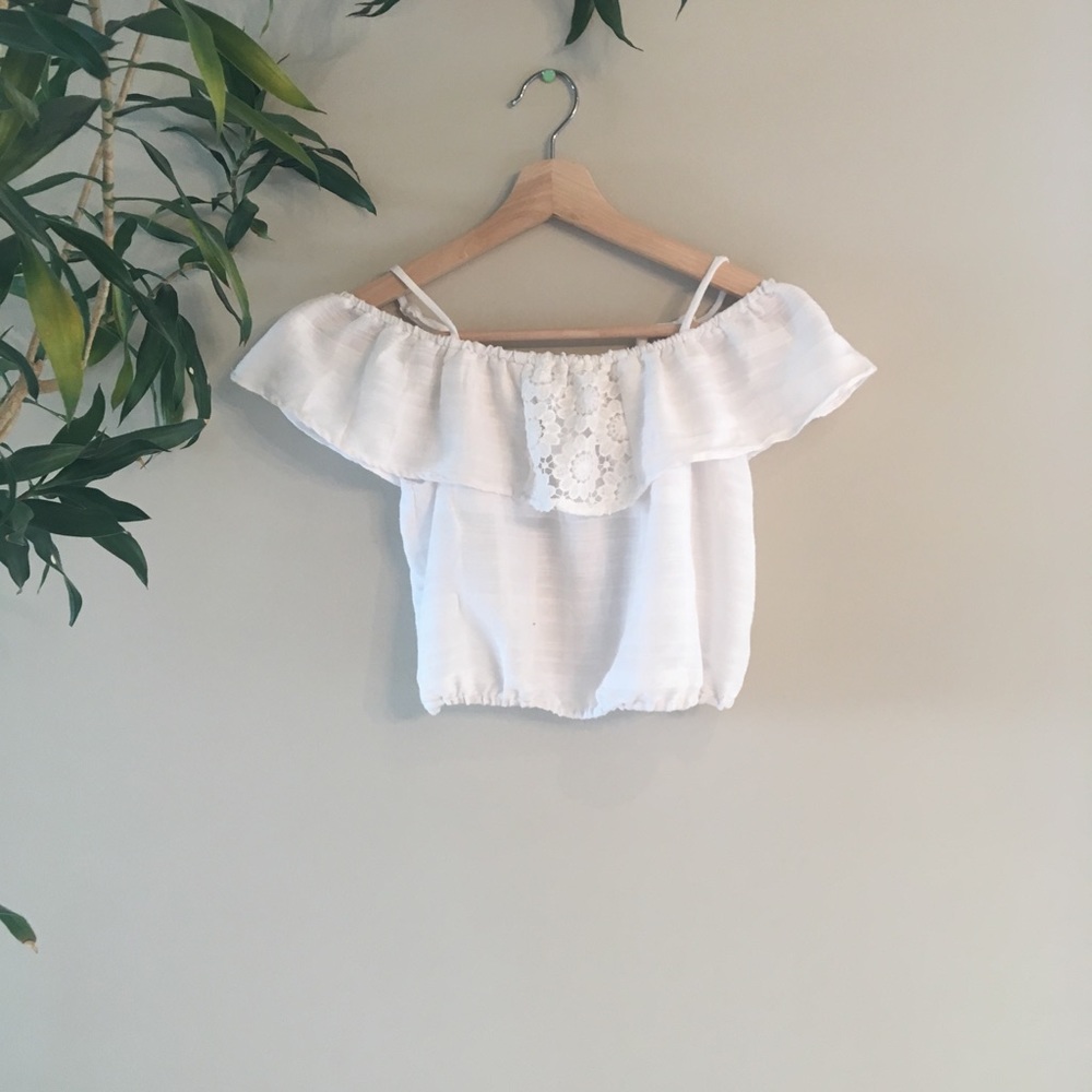 This is cropped Target tee SIZE 10/12